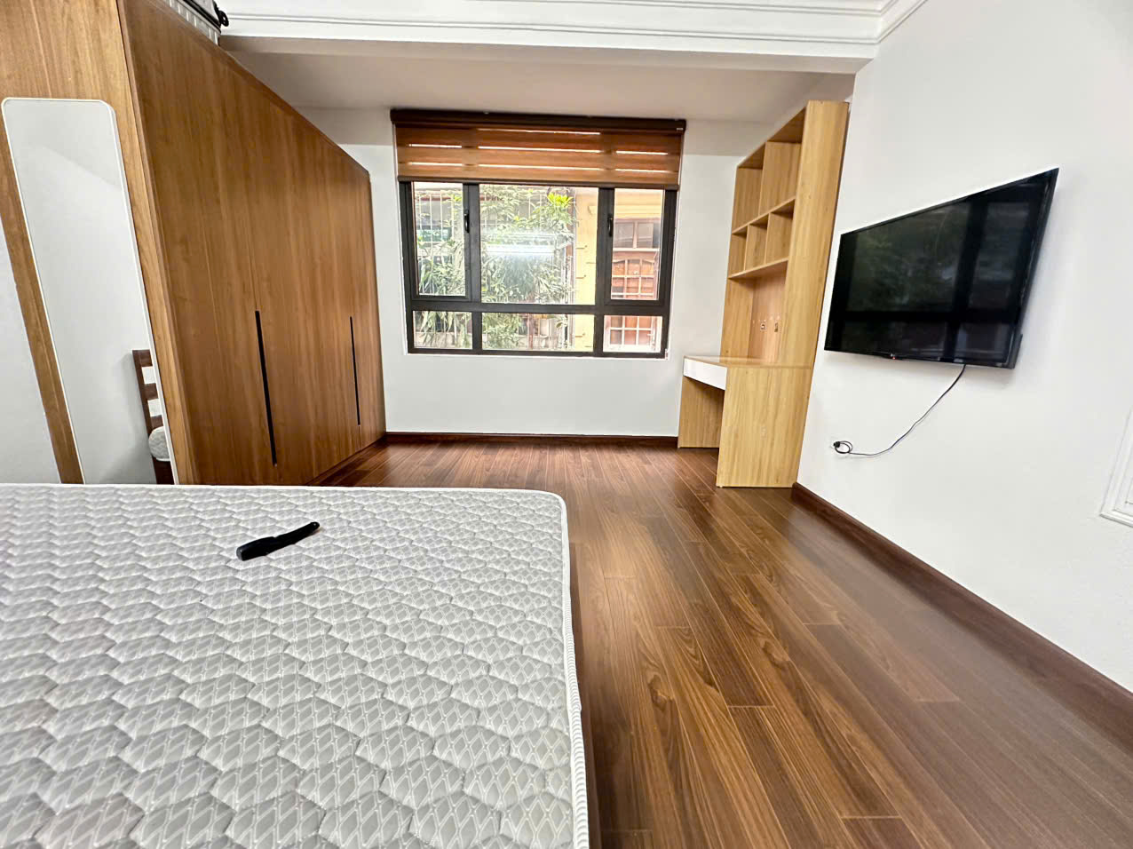 Bán nhà phố Nguyễn Trãi, lô góc 49m2, 5 tầng, mặt tiền 4,2m, giá 8.8 tỷ - Ảnh 1